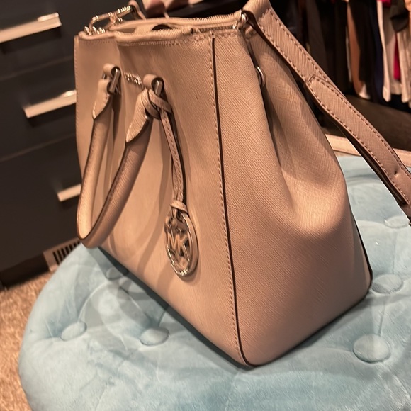 Michael Kors bag - Picture 4 of 8
